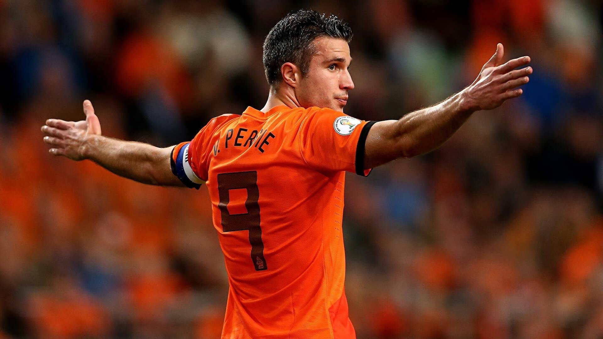 球队在欧冠淘汰赛中维持高强度竞争力获认可，欧冠淘汰赛中立场地