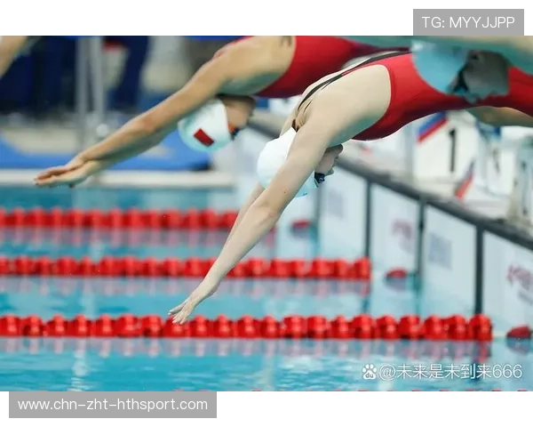 游泳长距离中段发力，逆袭对手冲上第一