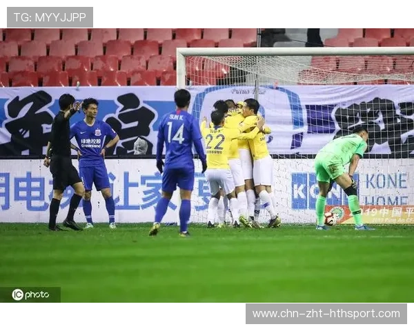 申花负10分起航斯卢茨基变阵，朱辰杰回归防线应对保级压力