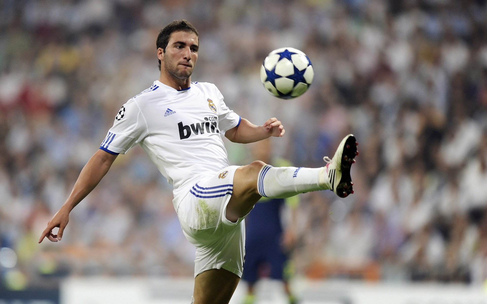 福登的创造力与高位压迫下的回球效率被广泛肯定，福登集锦